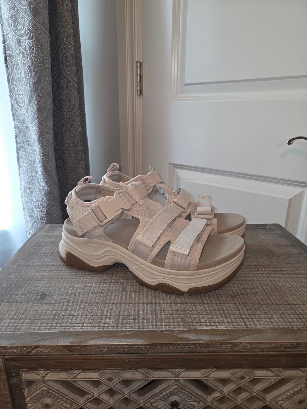 Teva Hurricane Ampsole Gaila Sandal Like New Size 10 Color: Birch